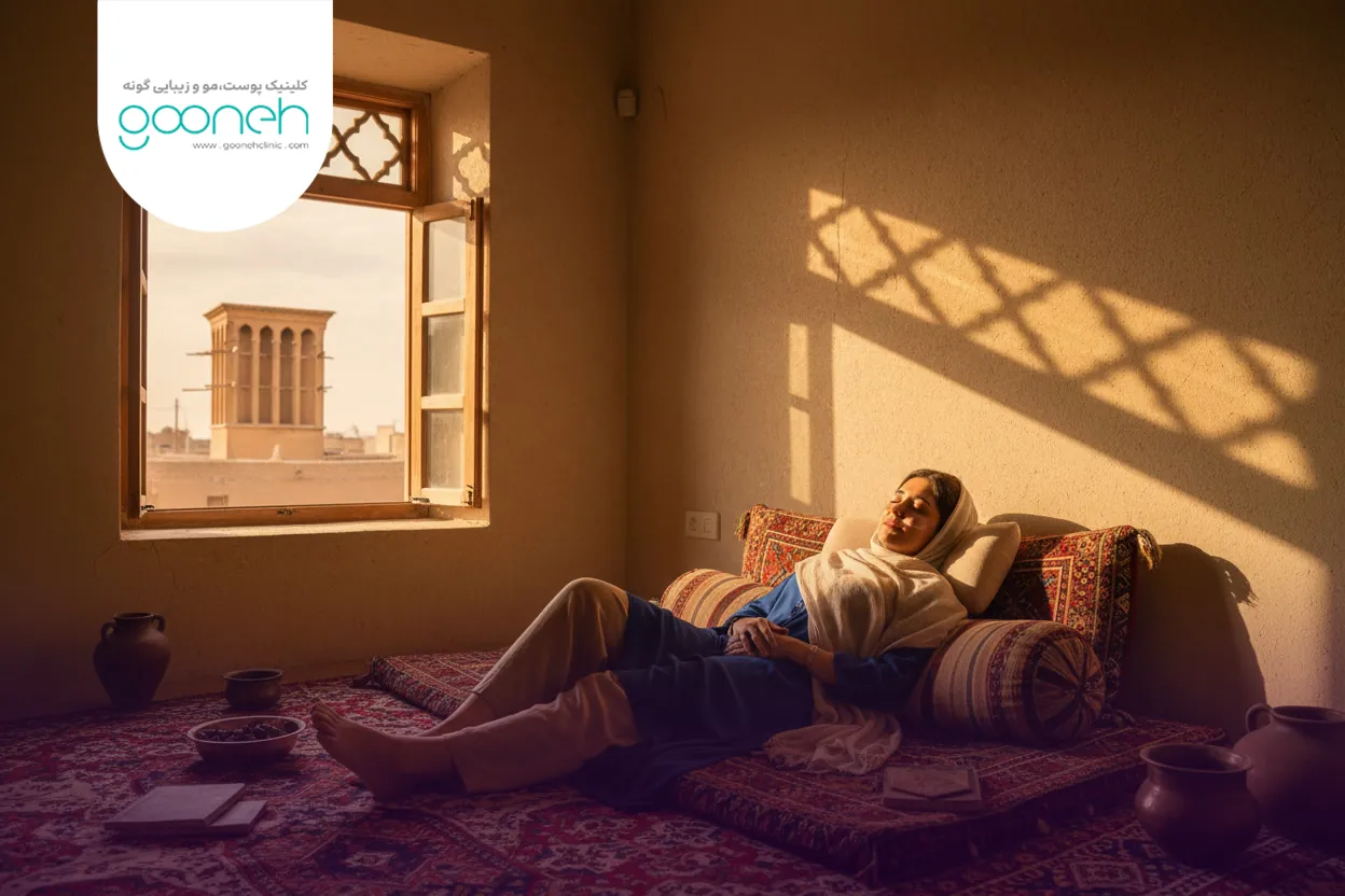 اشتباهات رایج خوابیدن بعد از تزریق چربی صورت مانند خوابیدن به پهلو